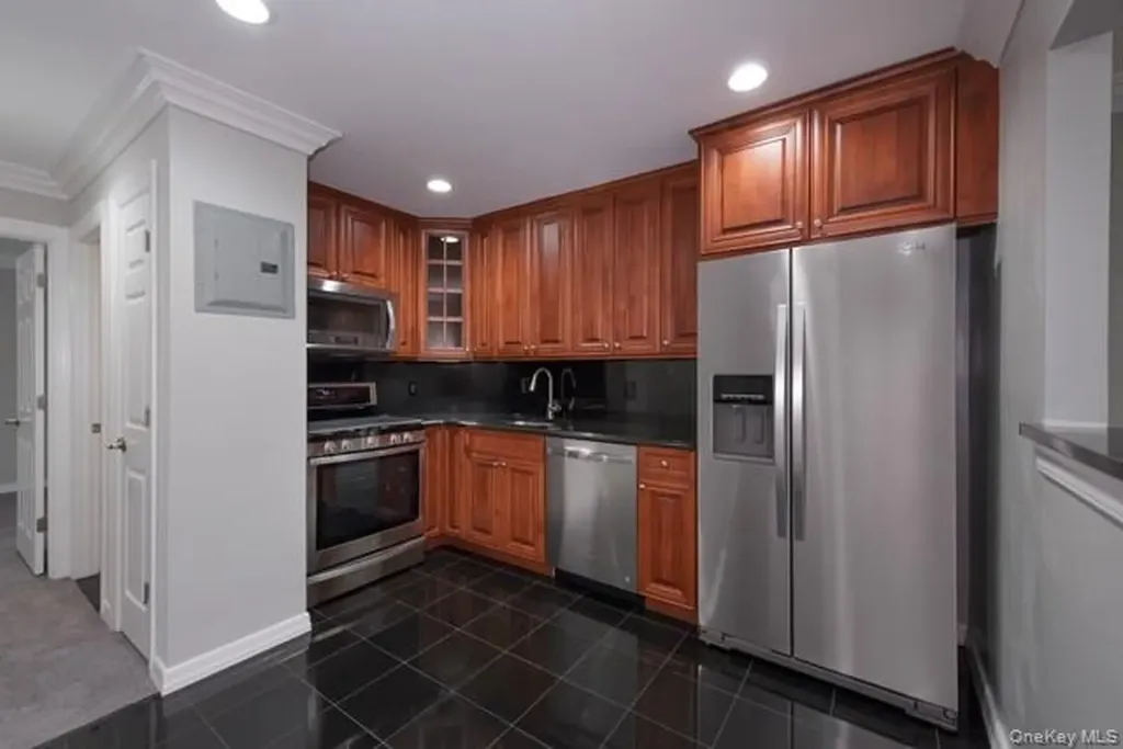 20 Trafalgar Place Coram NY 11727