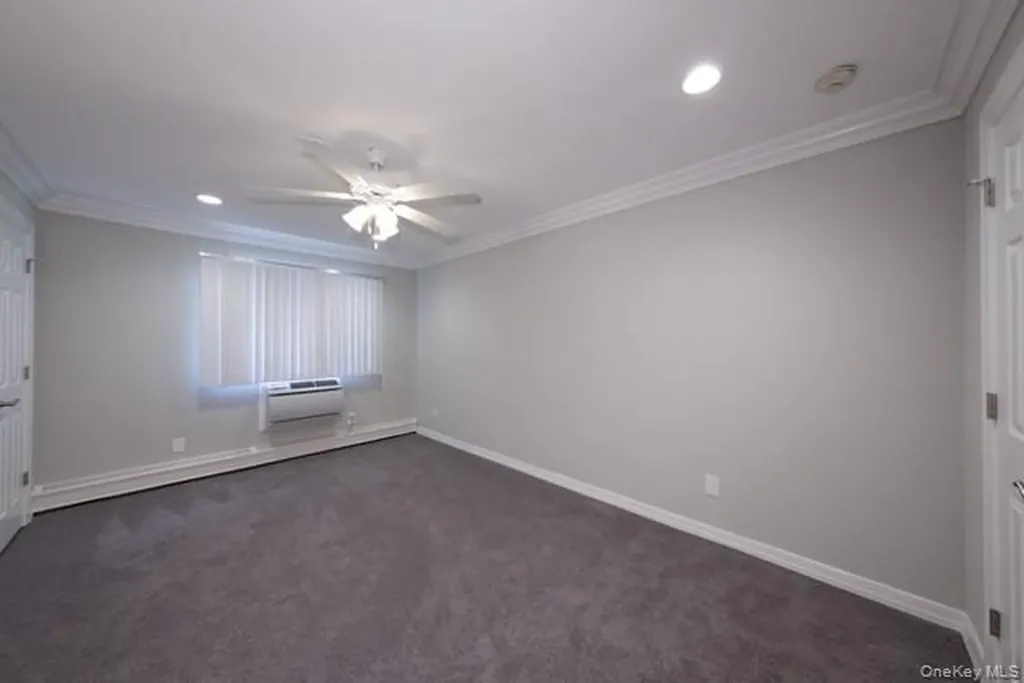 20 Trafalgar Place Coram NY 11727