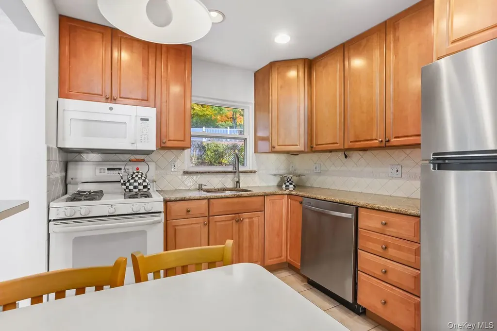 270 Pembrook Drive Yonkers NY 10710