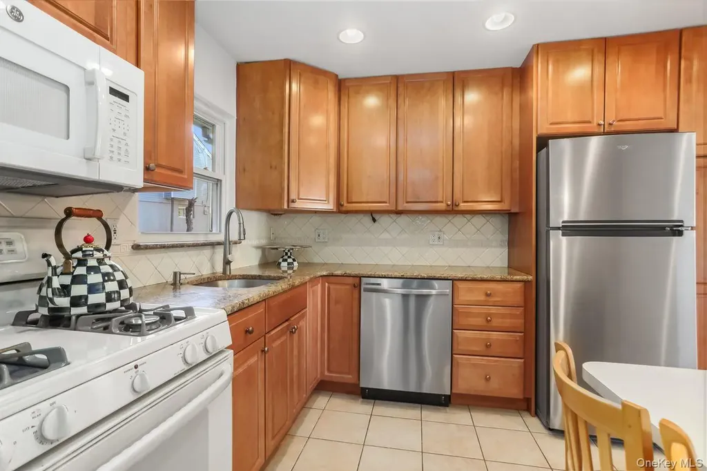 270 Pembrook Drive Yonkers NY 10710