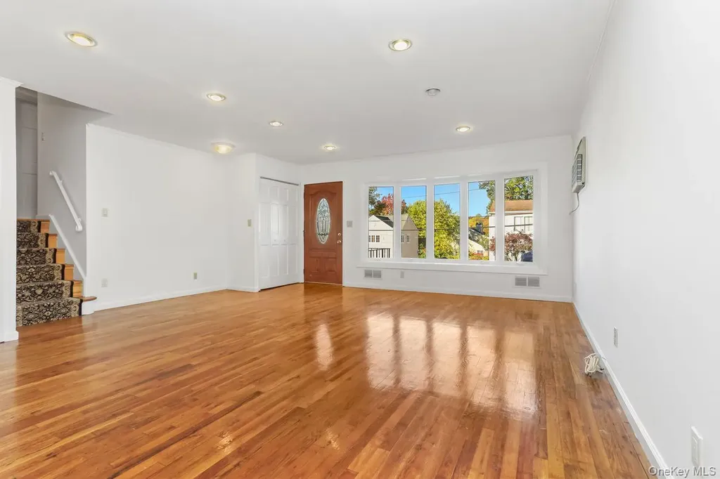 270 Pembrook Drive Yonkers NY 10710