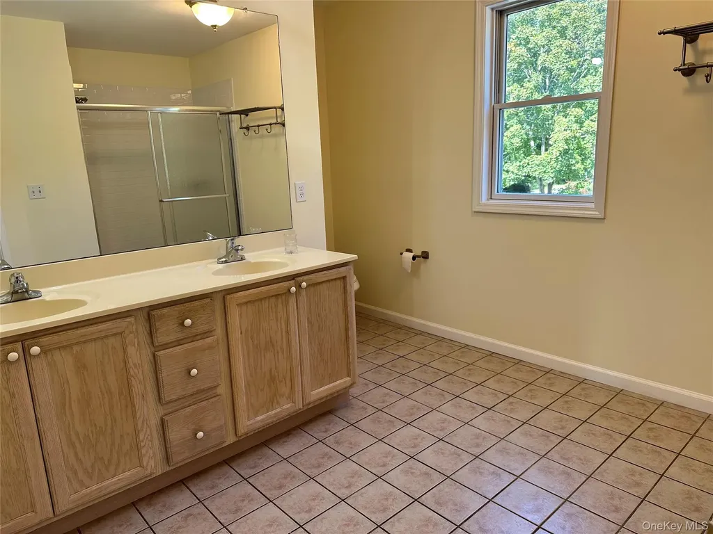 14 Givens Lane Fishkill NY 12524