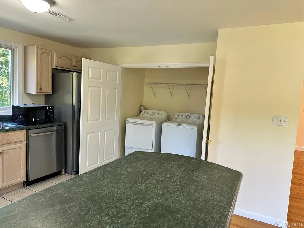 14 Givens Lane Fishkill NY 12524