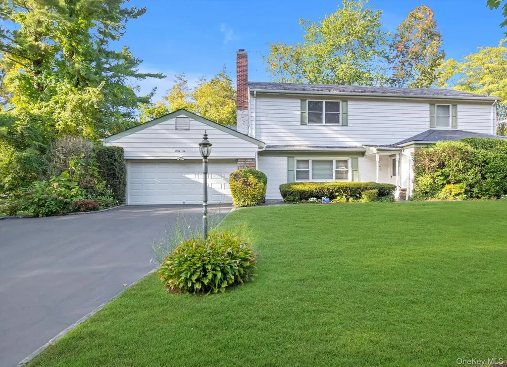 36 Somerset Drive S Great Neck NY 11020