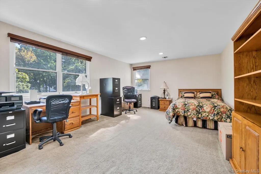 36 Somerset Drive S Great Neck NY 11020