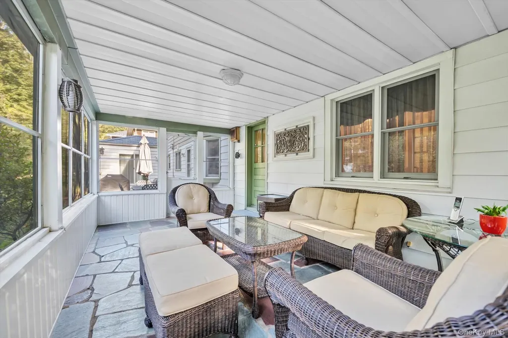 36 Somerset Drive S Great Neck NY 11020