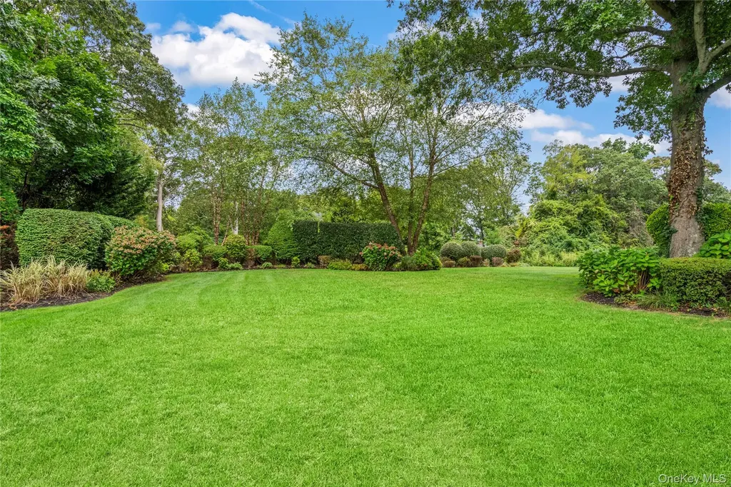 154 Hidden Ridge Drive Syosset NY 11791