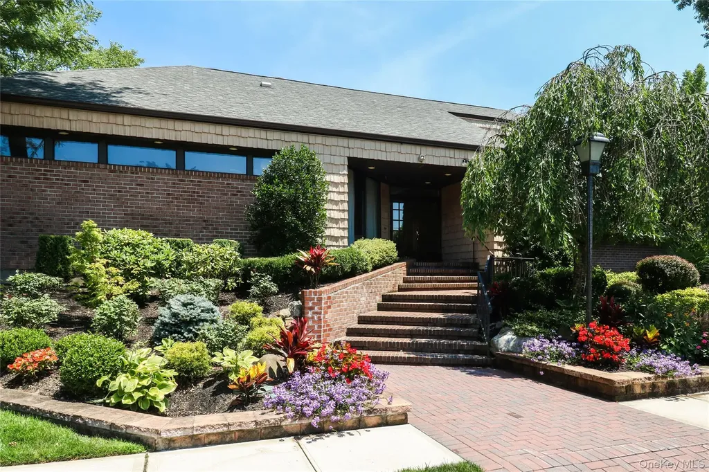154 Hidden Ridge Drive Syosset NY 11791
