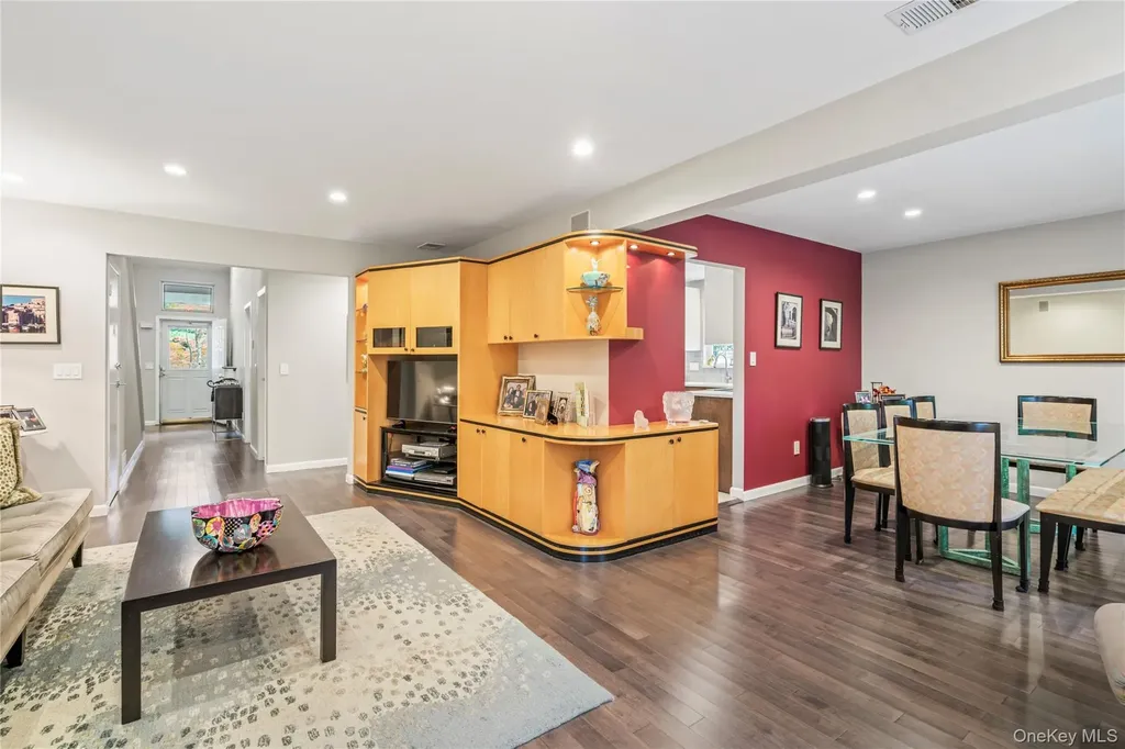 154 Hidden Ridge Drive Syosset NY 11791