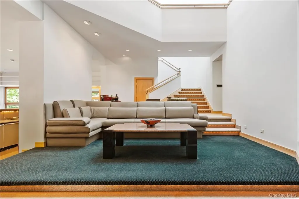 40 Polly Park Road Rye NY 10580