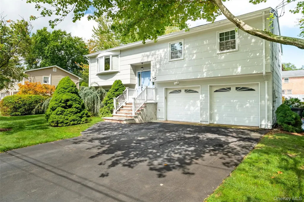 25 Meyer Oval Pearl River NY 10965