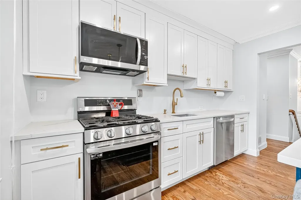 25 Meyer Oval Pearl River NY 10965