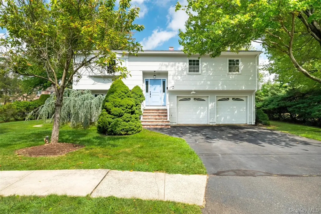 25 Meyer Oval Pearl River NY 10965