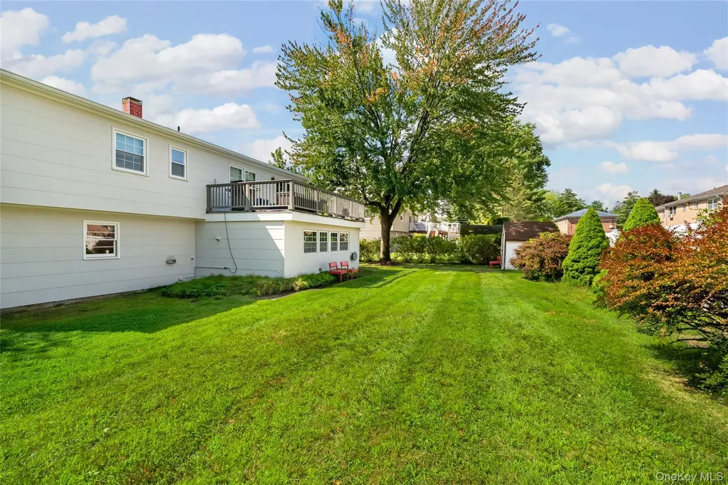 25 Meyer Oval Pearl River NY 10965