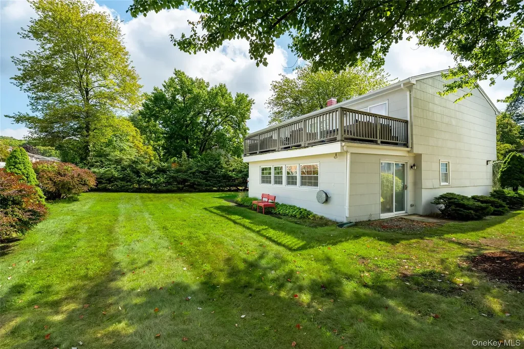 25 Meyer Oval Pearl River NY 10965