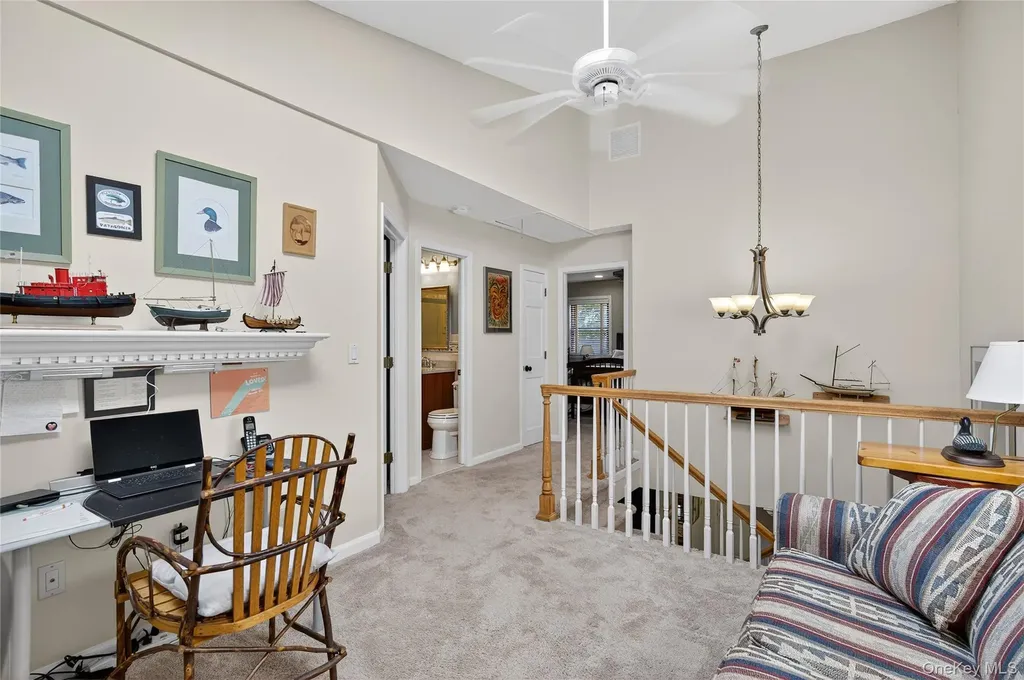 12 Hampton Way Woodbury NY 11797