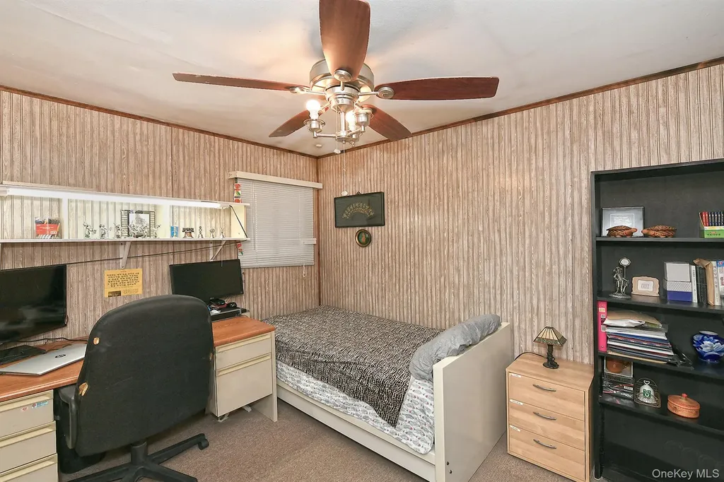 105 Roxton Road Plainview NY 11803