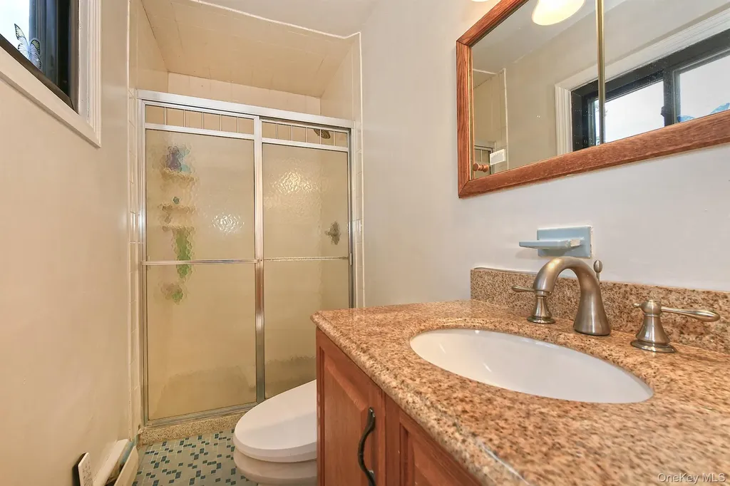 105 Roxton Road Plainview NY 11803