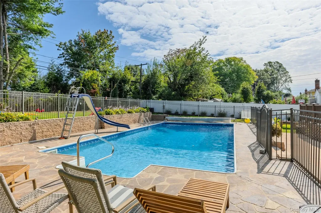 29 Ashland Drive Kings Park NY 11754