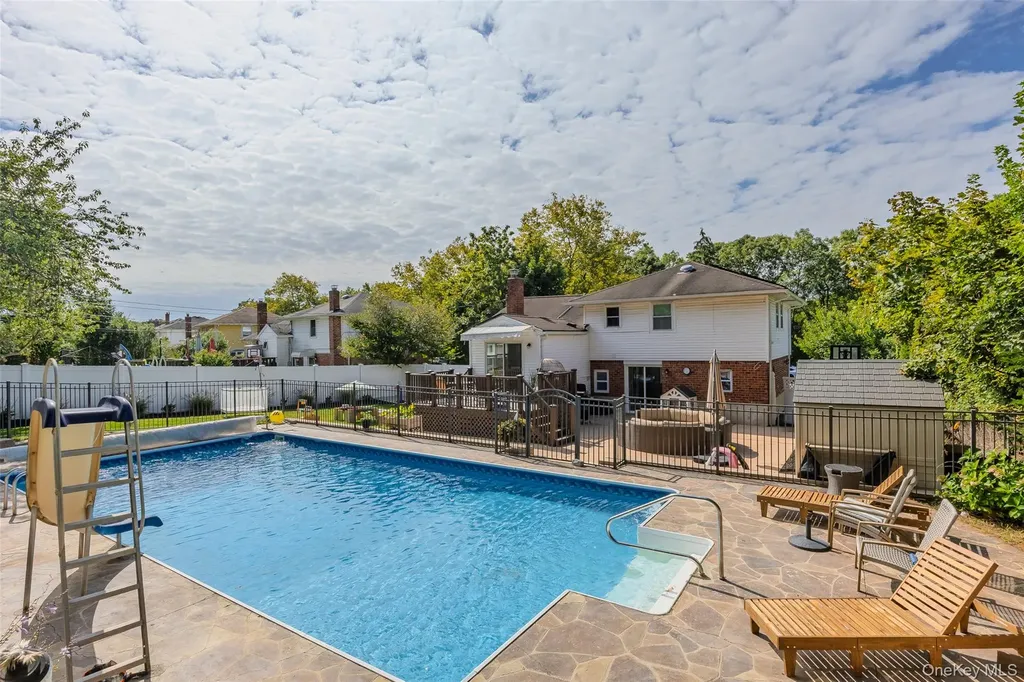 29 Ashland Drive Kings Park NY 11754
