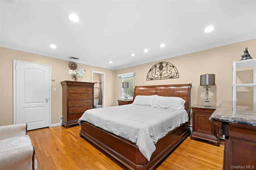 7 Maxwell Drive Westbury NY 11590