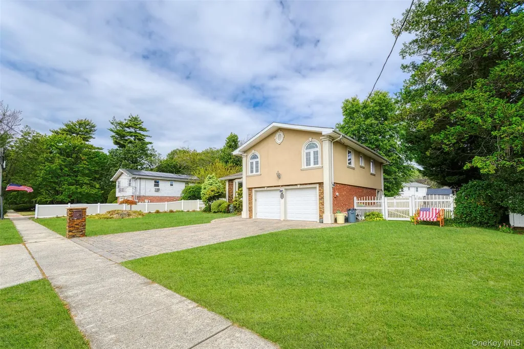 7 Maxwell Drive Westbury NY 11590