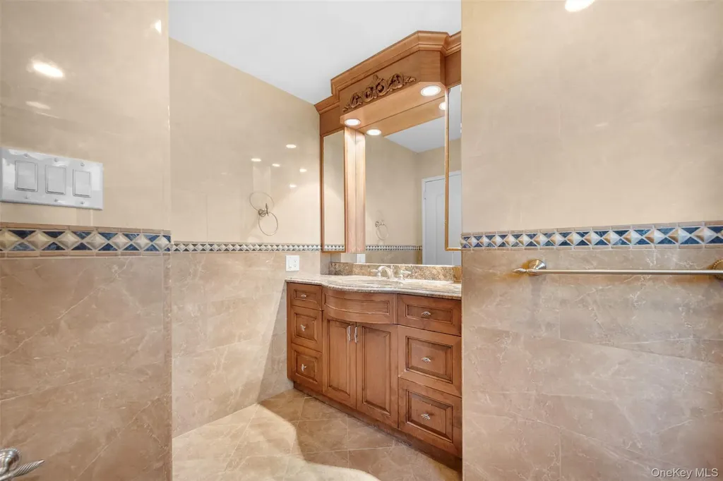 7 Maxwell Drive Westbury NY 11590