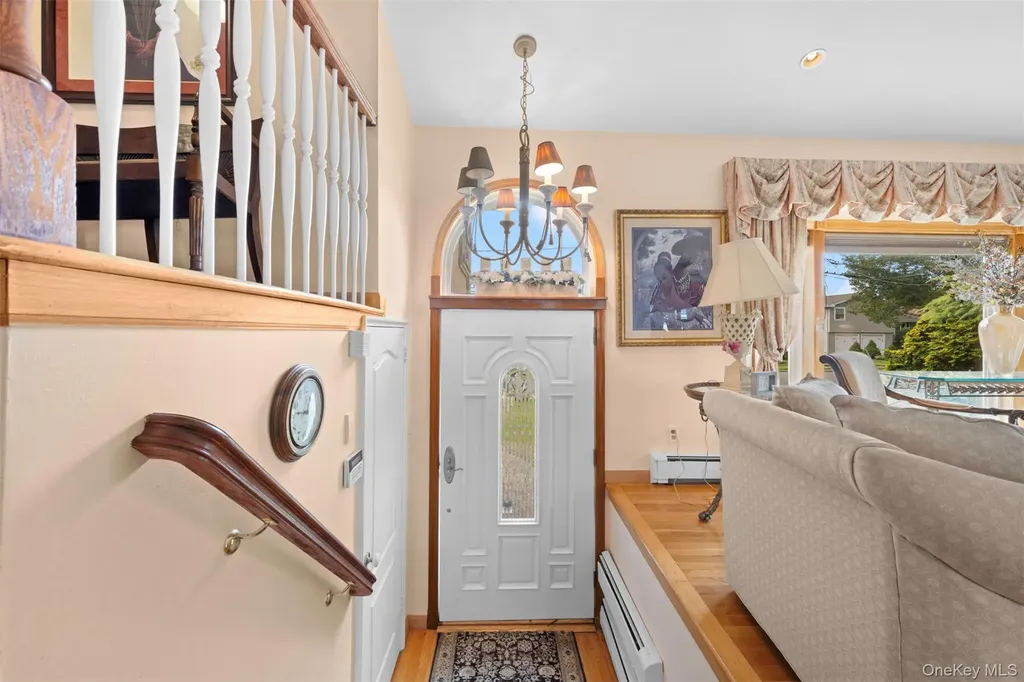 7 Maxwell Drive Westbury NY 11590