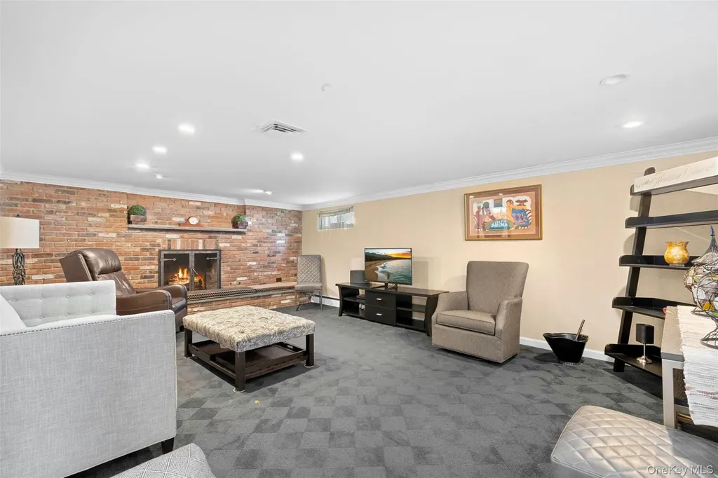 7 Maxwell Drive Westbury NY 11590