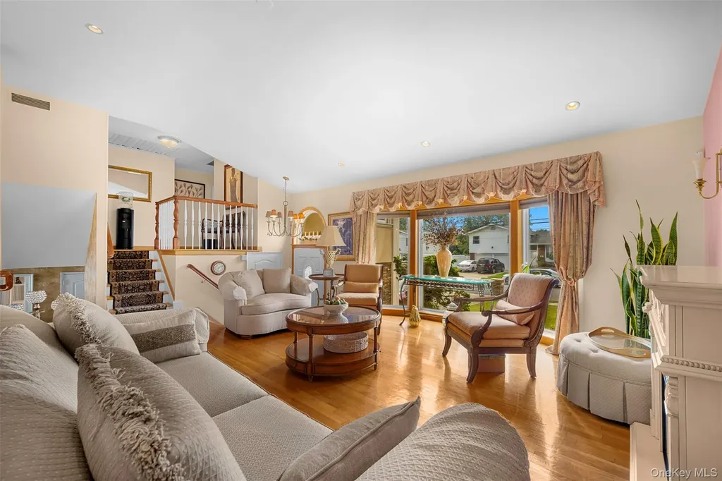 7 Maxwell Drive Westbury NY 11590