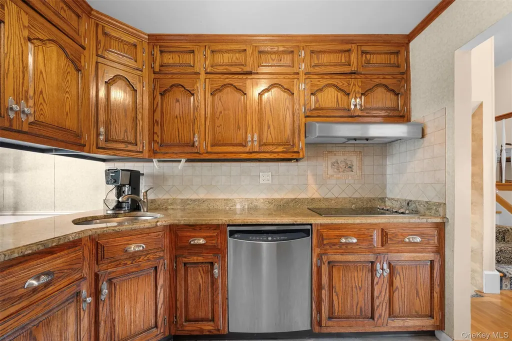 7 Maxwell Drive Westbury NY 11590