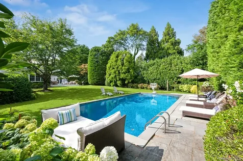 48 Captains Neck Lane Southampton NY 11968