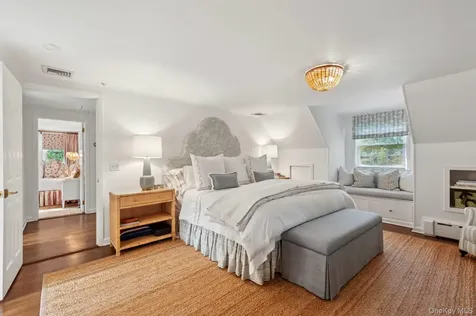 48 Captains Neck Lane Southampton NY 11968
