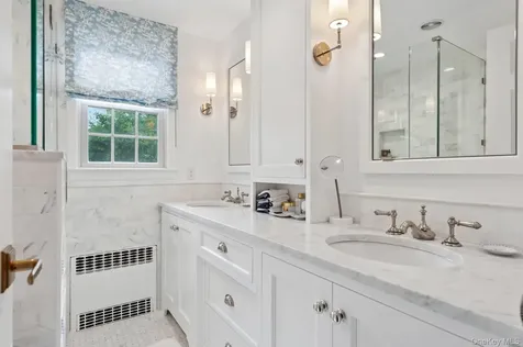 48 Captains Neck Lane Southampton NY 11968