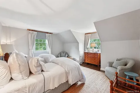 48 Captains Neck Lane Southampton NY 11968