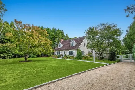 48 Captains Neck Lane Southampton NY 11968