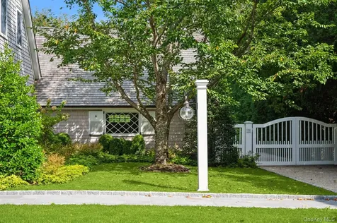 48 Captains Neck Lane Southampton NY 11968