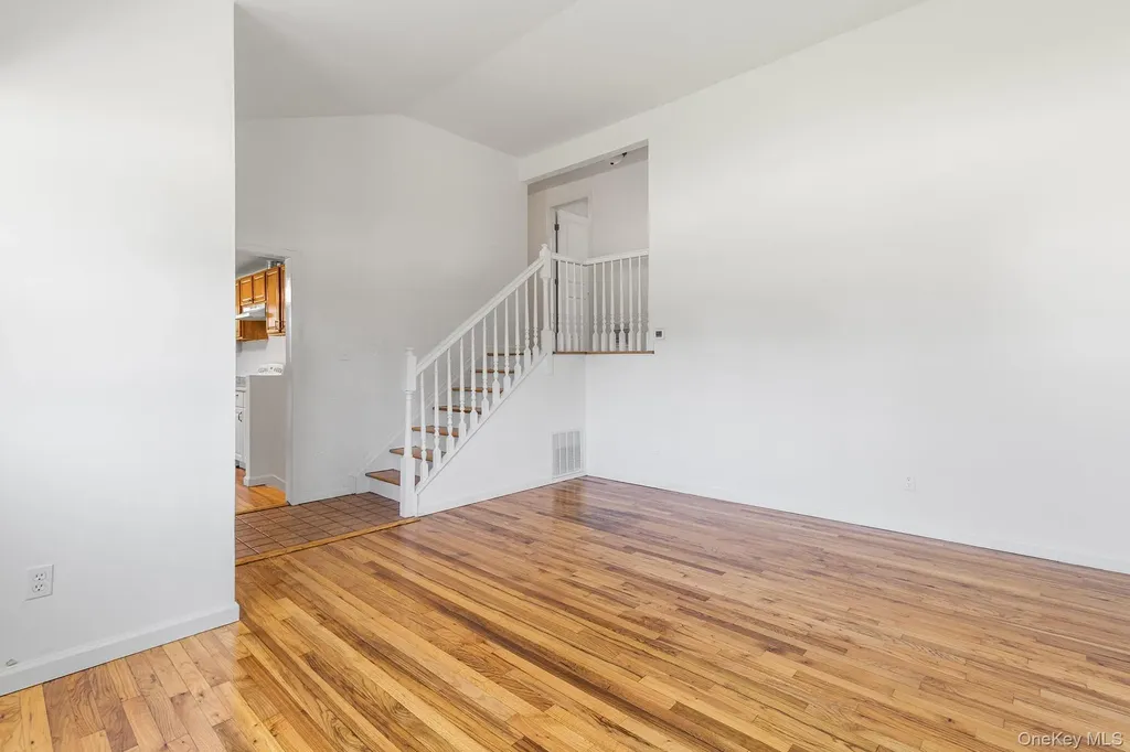 2905 Beechnut Avenue Medford NY 11763