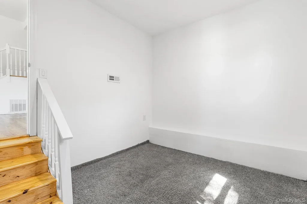 2905 Beechnut Avenue Medford NY 11763
