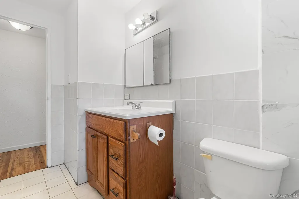 2905 Beechnut Avenue Medford NY 11763