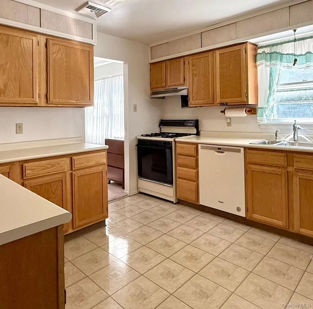 51 Stuart Drive Poughkeepsie NY 12603