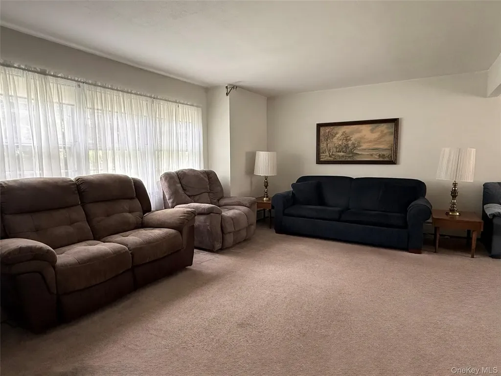 51 Stuart Drive Poughkeepsie NY 12603