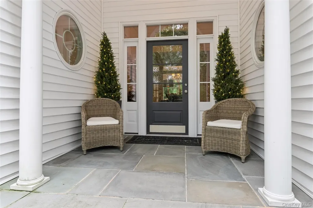 38 W Meadow Road Setauket NY 11733