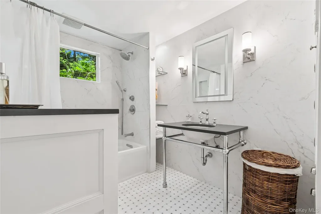 38 W Meadow Road Setauket NY 11733