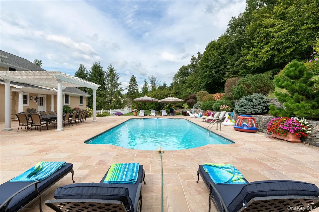 25 Equestrian Park Drive Katonah NY 10536