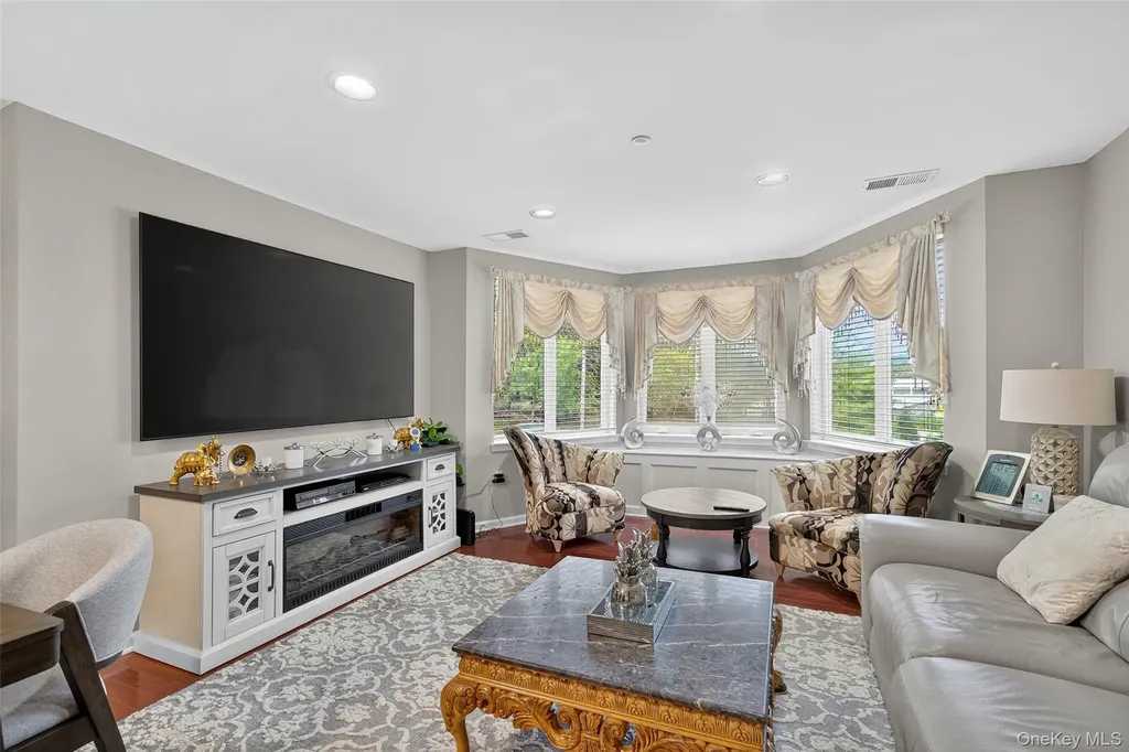 1207 Round Pointe Drive Haverstraw NY 10927