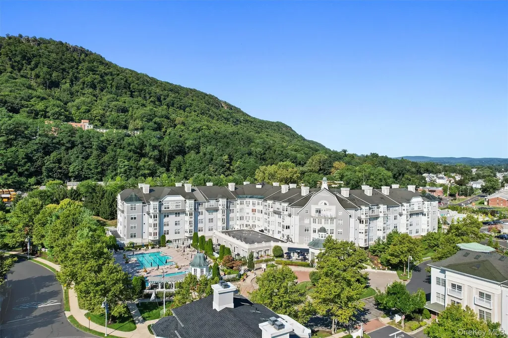 1207 Round Pointe Drive Haverstraw NY 10927