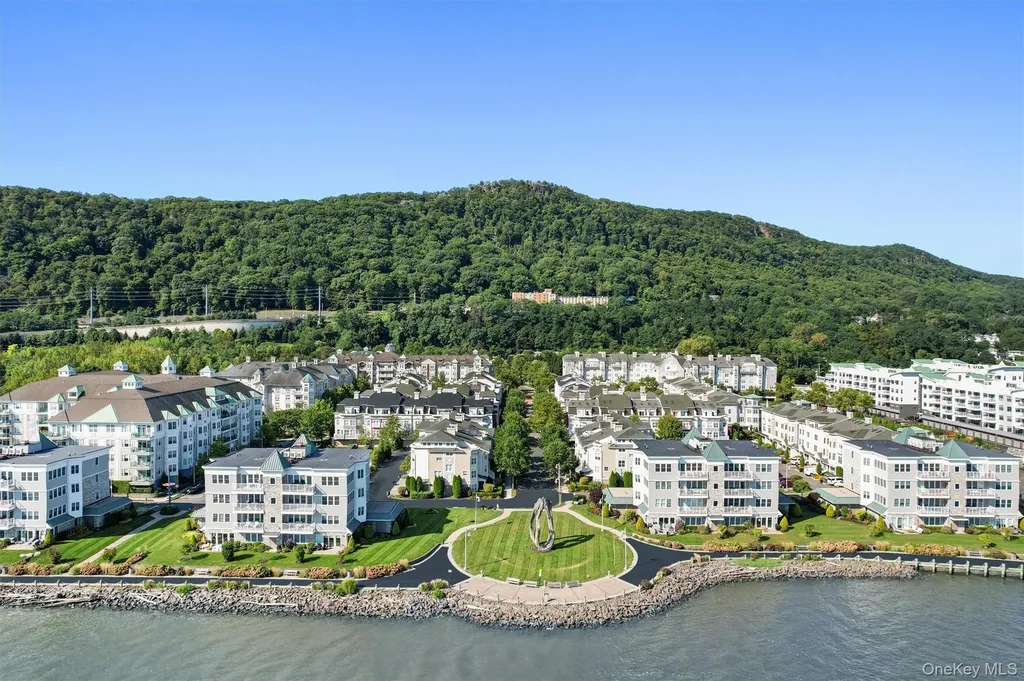1207 Round Pointe Drive Haverstraw NY 10927