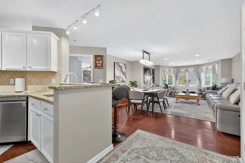 1207 Round Pointe Drive Haverstraw NY 10927