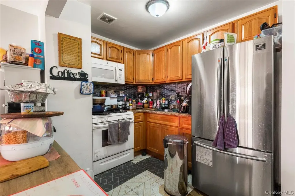 1827 Patterson Avenue Bronx NY 10473